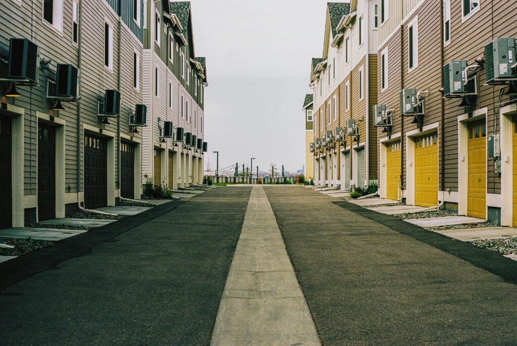 Outpatient Treatment vs. Sober Living